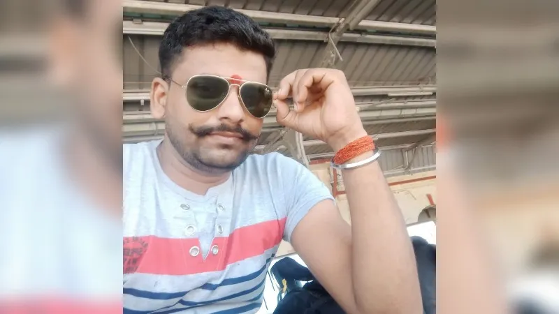 Chitrakoot Crime: गेस्ट हाउस में फंदे से लटका मिला सिपाही का शव... आत्महत्या का कारण नहीं हो सका स्पष्ट
