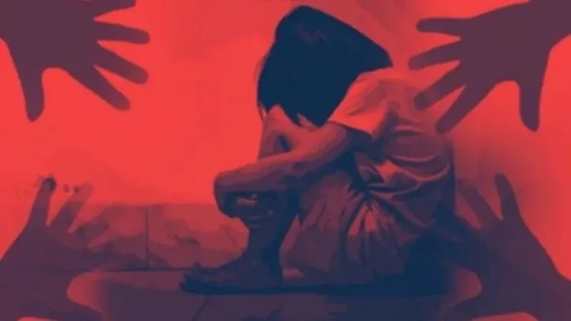 नोएडा में तीन साल की बच्ची से दुष्कर्म, आक्रोशित ग्रामीणों किया जमकर हंगामा