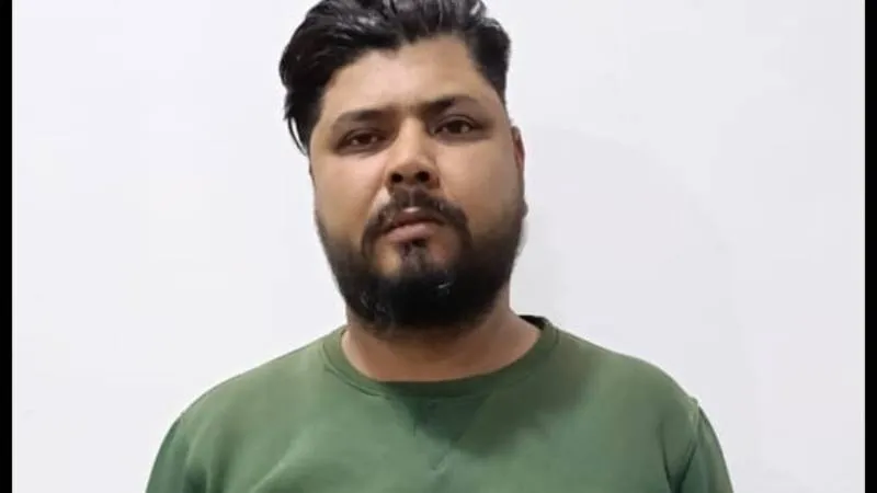 अवैध पिस्तौल के साथ विनय त्यागी गिरफ्तार, कुख्यात अपराधी विक्की त्यागी का बेटा रक्षित त्यागी फरार