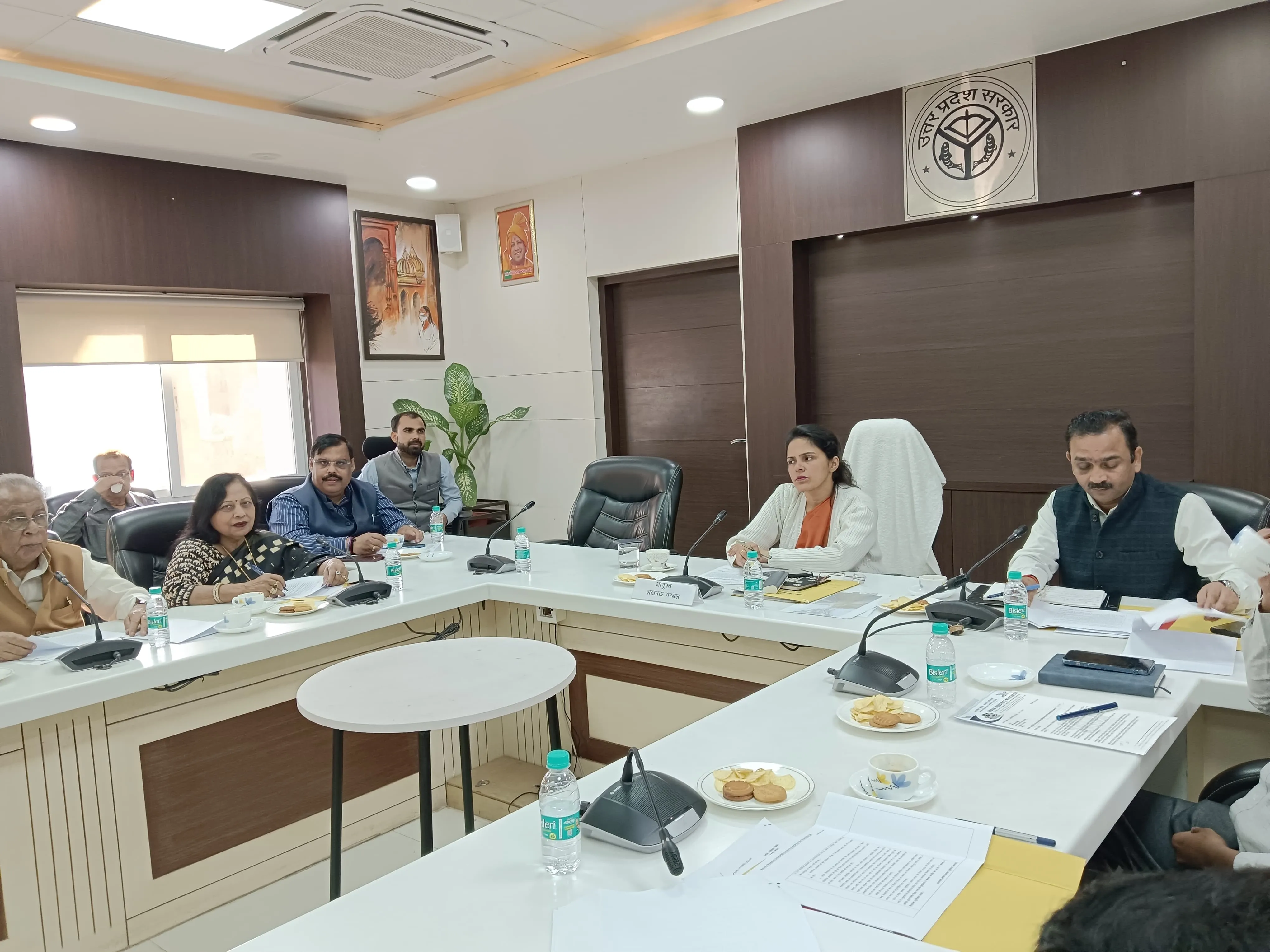 उद्योग बन्धु बैठक: कमिश्नर ने सबंधित अधिकारियों को जारी किए निर्देश, जल्द पूरे होंगे ये कार्य 