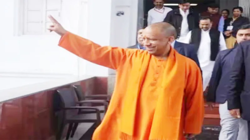 लखनऊ: सपा के पांच विधायकों ने सीएम योगी से की मुलाकात, कहा- प्रभु राम के नाम पर देंगे वोट!