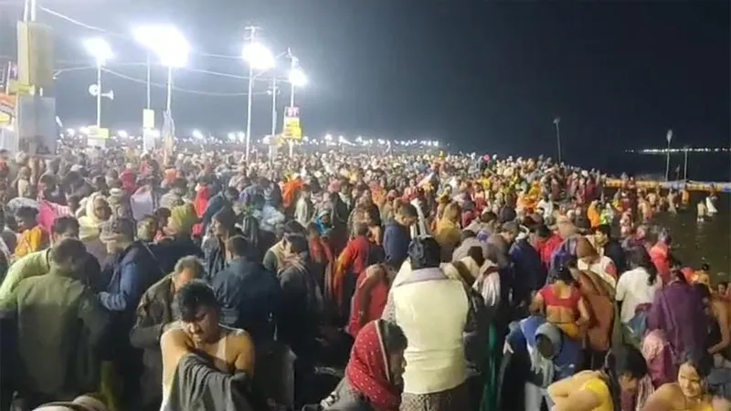 बसंत पंचमी: संगम में श्रद्धालुओं ने लगाई आस्था की डुबकी, किया दान-पुण्य