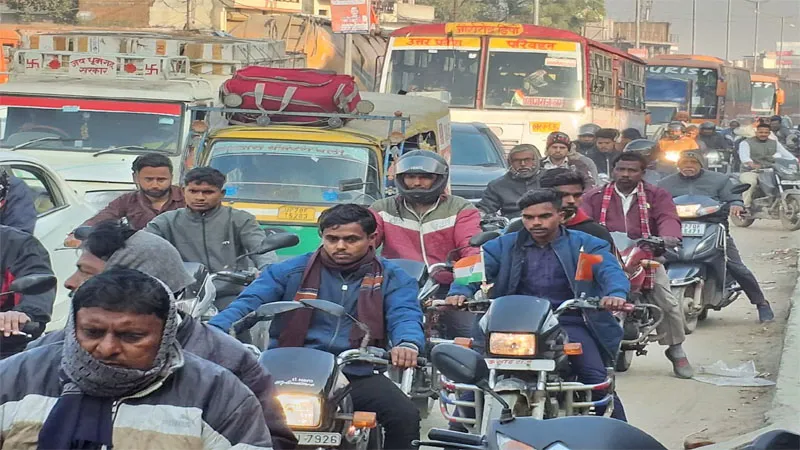 पुलिस भर्ती परीक्षा: 'बदइंतजामी' का शिकार हुई 'संगमनगरी', नो इंट्री के चलते लगा रहा जाम, परीक्षार्थियों को हुई परेशानी