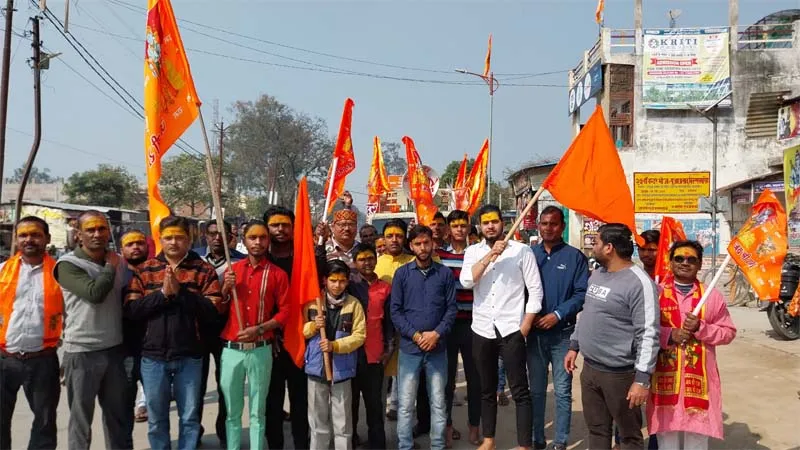 बाराबंकी: गाजे-बाजे के साथ अयोध्या रवाना हुए रामभक्त, लगाए जय श्रीराम के नारे, देखें VIDEO