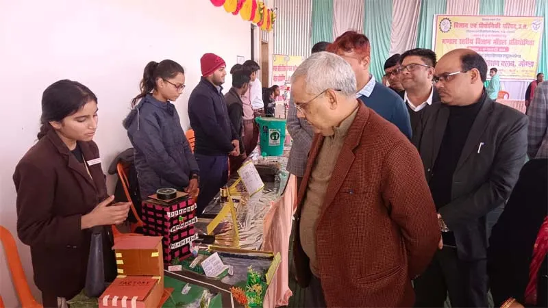 मंडल स्तरीय विज्ञान मॉडल प्रतियोगिता में गोंडा बना चैंपियन, तीनों स्थानों पर चुने गए बच्चों के बनाए विज्ञान मॉडल