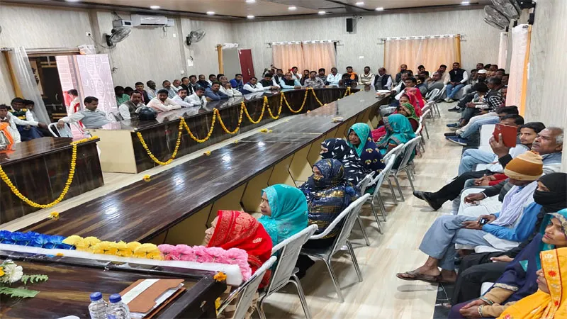 बाराबंकी: क्षेत्र पंचायत की बैठक में दो करोड़ की विकास योजनाओं पर लगी मुहर!, आय-व्यय का पेश किया गया ब्योरा