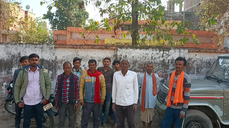 बहराइच: पेड़ से नीचे गिरे श्रमिक की हुई दर्दनाक मौत, परिवार में कोहराम