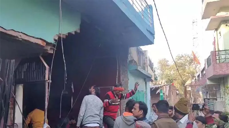 कौशांबी: पूर्व बीजेपी विधायक के भाई के घर में अचानक हुआ विस्फोट, मकान की बाहरी दीवार उड़ी, हड़कंप 