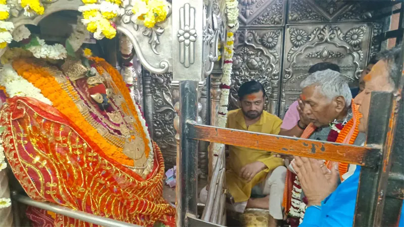 मिर्जापुर: मेघालय के राज्यपाल ने मां विंध्यवासिनी का किया दर्शन-पूजन, टेका मत्था, कही यह बड़ी बात...