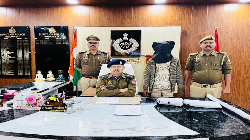 श्रावस्ती: पिता के हत्यारे 'कलयुगी बेटे' को पुलिस ने किया गिरफ्तार, इतनी छोटी सी बात पर 'पालनहार' की कर दी थी हत्या...