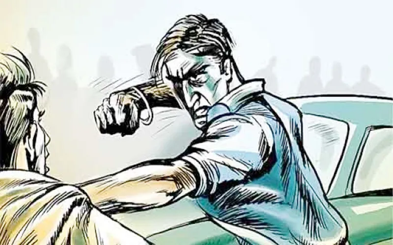 प्रयागराज: दबंगों ने लोकसेवा आयोग के समीक्षा अधिकारी की पूरे परिवार के साथ की जमकर पिटाई, चार पर केस दर्ज!