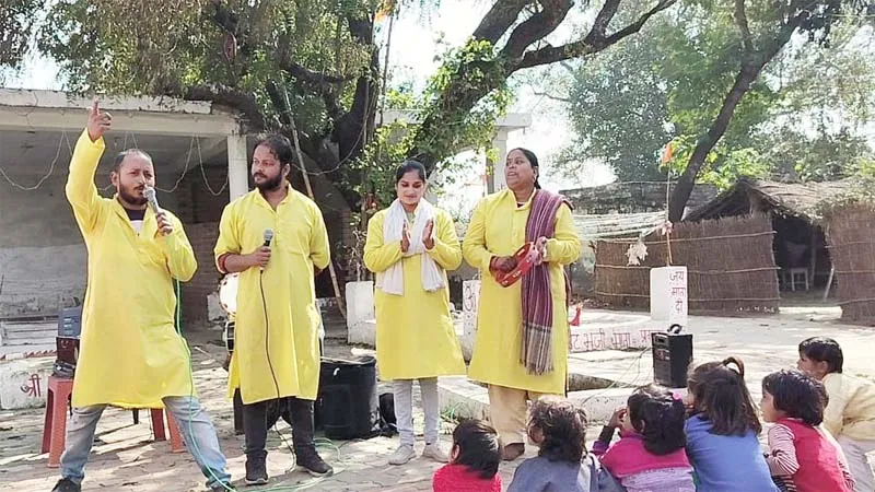बहराइच: भरोसेमंद हैं सरकारी स्कूल, बच्चों को पढ़ने भेजें