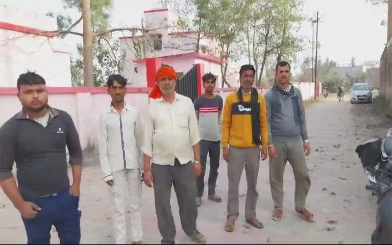 बहराइच: अनियंत्रित पिकअप ने मकान में मारी टक्कर, कंपन से गिरा छज्जा, किशोरी की मौत, कोहराम