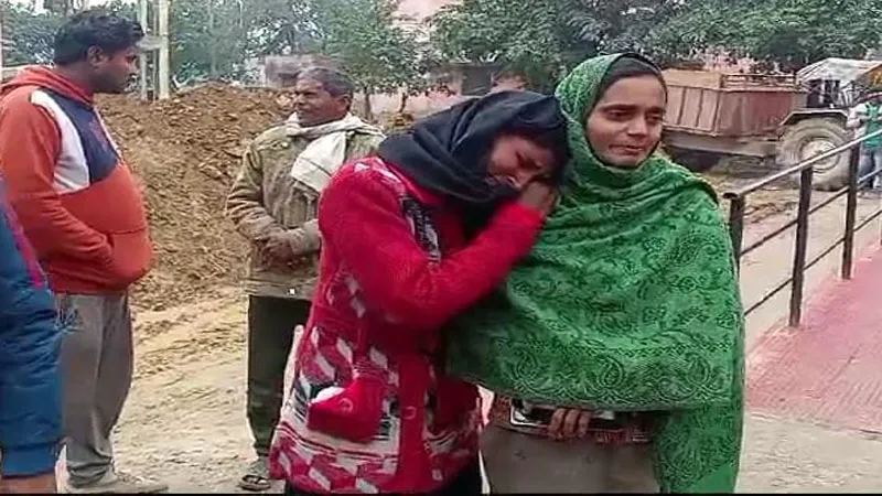 सीतापुर: नाली के पानी को लेकर दो पक्षों में हुई जमकर मारपीट, महिला की मौत, दो अन्य घायल, कोहराम