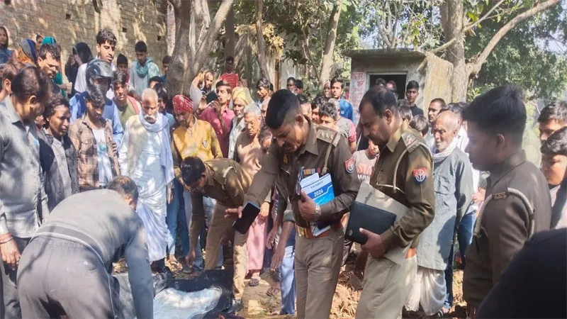 सुलतानपुर: सात दिन पहले गायब हुए मासूम का तालाब में उतराता मिला शव, कुत्तों ने नोच खाए थे पैर!