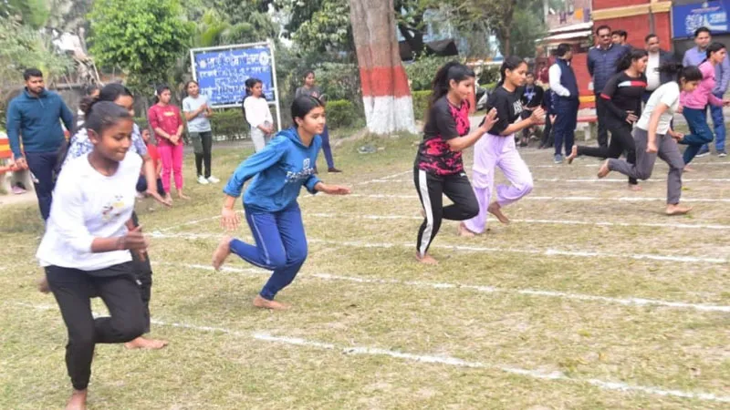 प्रयागराज: महाविद्यालय के वार्षिक क्रीड़ा समारोह में छात्र–छात्राओं ने दिखाया दमखम