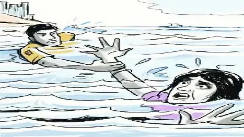 लखनऊ: गोमती में कूदने जा रही युवती, युवकों की निगाह पड़ी और फिर...