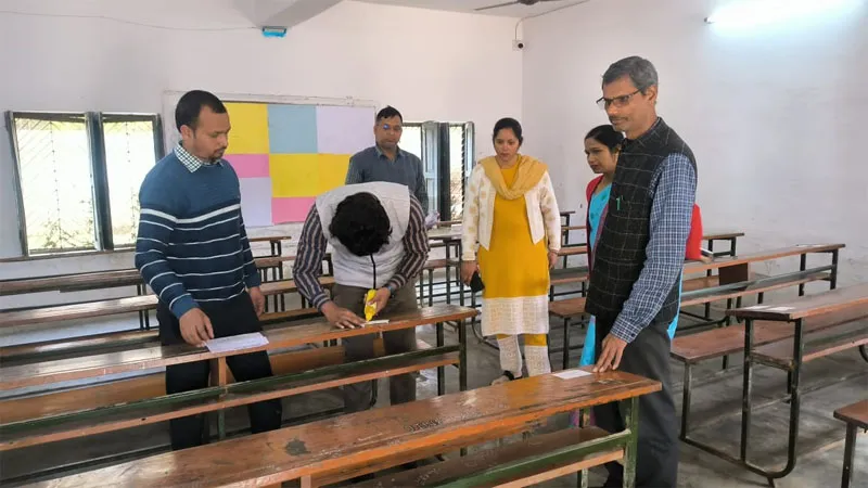 बाराबंकी: कड़ी सुरक्षा के बीच कल से शुरू हो रहे board exam, 77131 परीक्षार्थियों के लिए बनाए गए 117 परीक्षा केंद्र