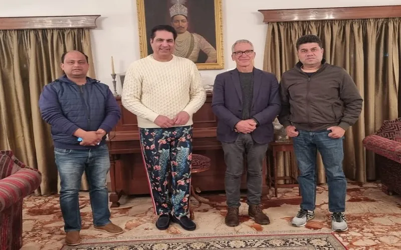 रामपुर: नूरमहल में नवेद मियां से मिलने पहुंचे ऑस्ट्रेलियाई लेखक जुब्रजीकी  