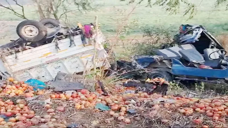 बलिया में भीषण सड़क हादसा, जीप और पिकअप वाहन की आमने-सामने हुई जोरदार भिड़ंत, छह मरे, दस घायल, कोहराम