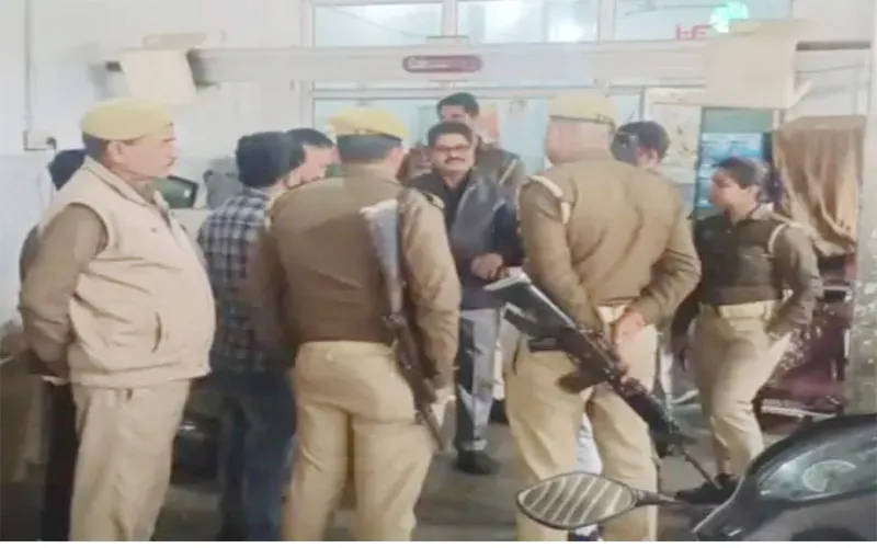 हरदोई: एसपी आफिस की पीछे एक दुकान में रखे दानपात्र में हुई चोरी, 35 हजार की नकदी गायब, हड़कंप
