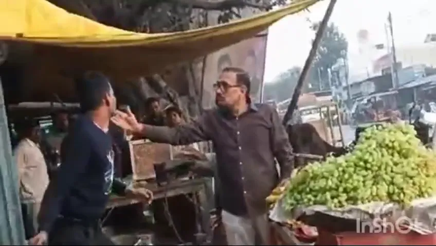 हरदोई: हिस्ट्रीशीटर ने बुजुर्ग पर किया चाकू से हमला, Video वायरल 