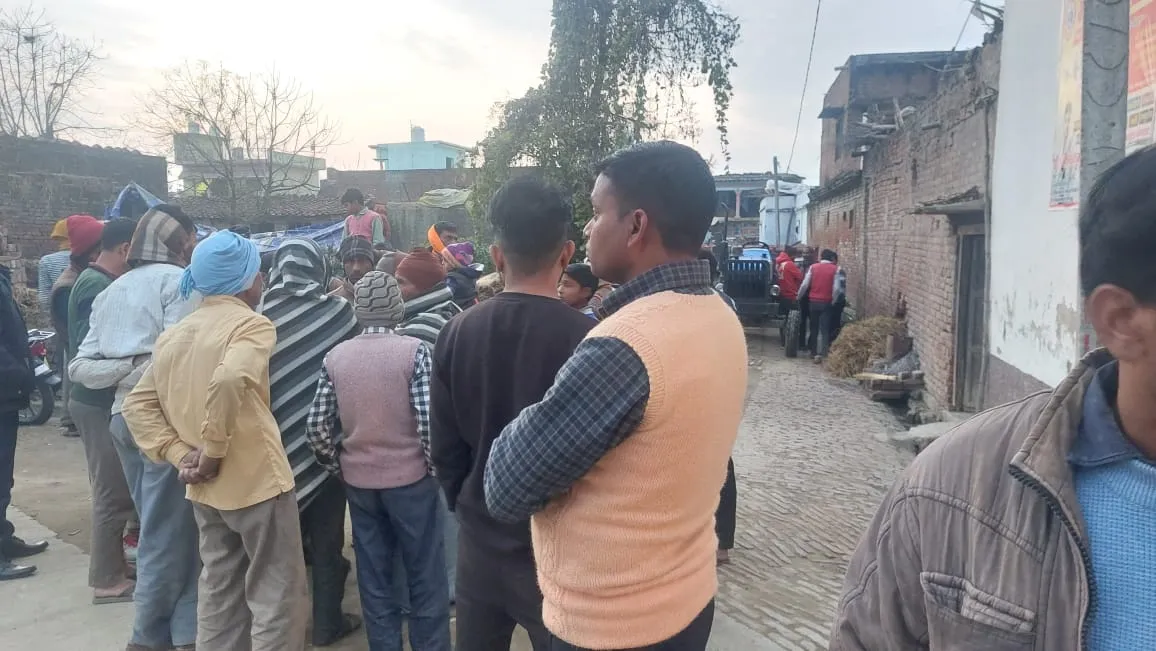 बरेली: घर के दरवाजे पर बैठे बुजुर्ग को सांड ने पटक-पटककर उतारा मौत के घाट, एक महीने में चार मौतें