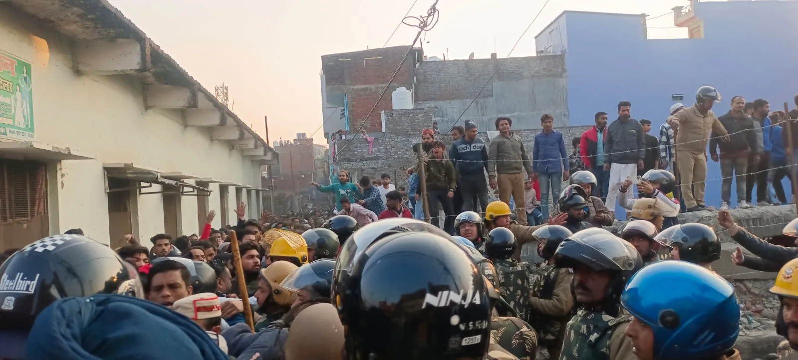 हल्द्वानी: बनभूलपुरा बवाल:  पूरी तैयारी में थे उपद्रवी, पुलिस भी देख कर रह गई हैरान