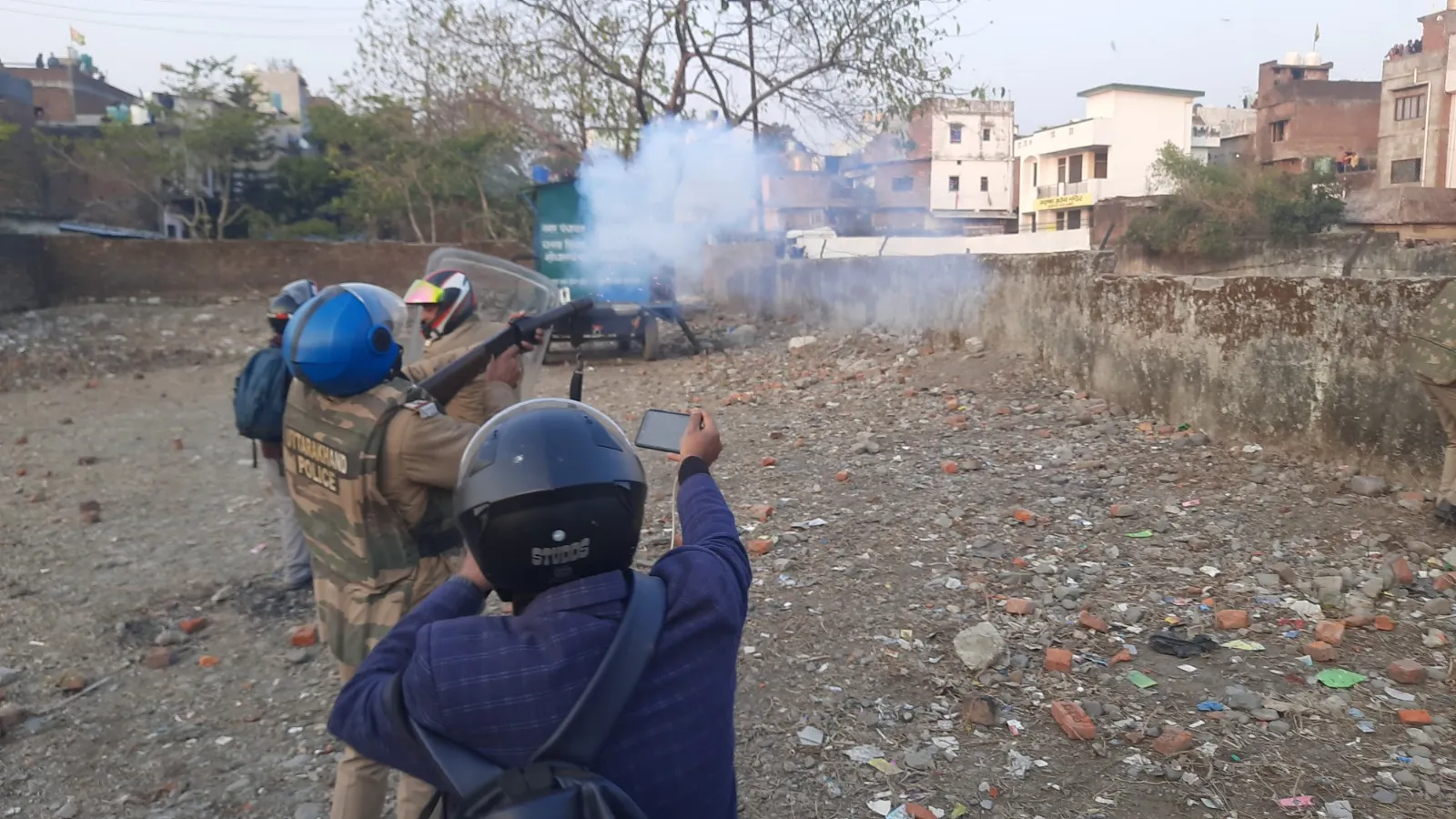 हल्द्वानी: बनभूलपुरा प्रकरण - दंगाईयों को देखते ही गोली मारने के आदेश, सेना संभालेगी कमान