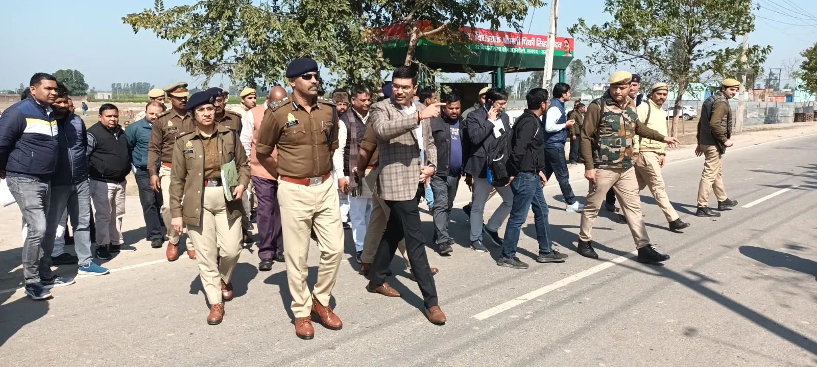 संभल: PM मोदी के आगमन की तैयारियों में जुटा अमला, पहुंचे एडीजी, डीआईजी-कमिश्नर... इंतजामों पर गहन मंथन