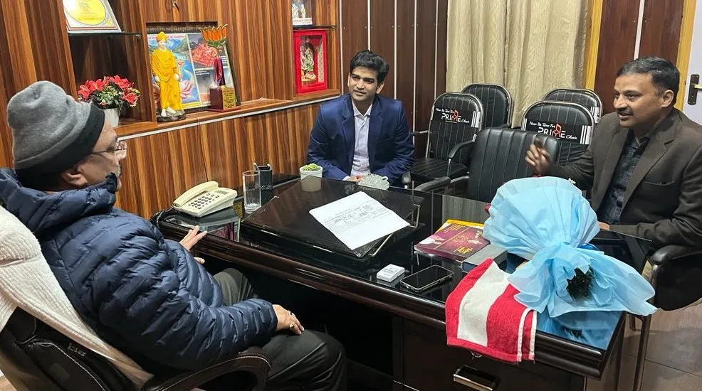 शाहजहांपुरः निष्प्रयोज्य रेल लाइन हस्तांतरित कराने की कवायद में जुटे राज्यसभा सांसद