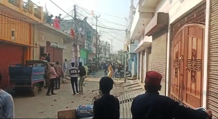 पीलीभीत: दो पक्षों में मारपीट के बाद पथराव, पुलिस ने सात लोगों को हिरासत में लिया