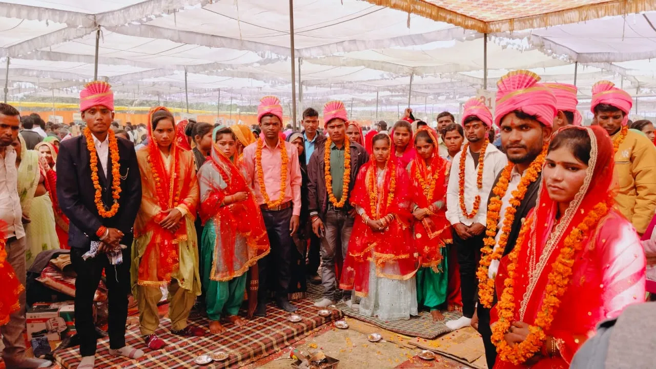 शाहजहांपुर: 1635 जोड़ों ने हिंदू रिवाज से लिए फेरे, 48 ने इस्लाम धर्म से पढ़ा निकाह