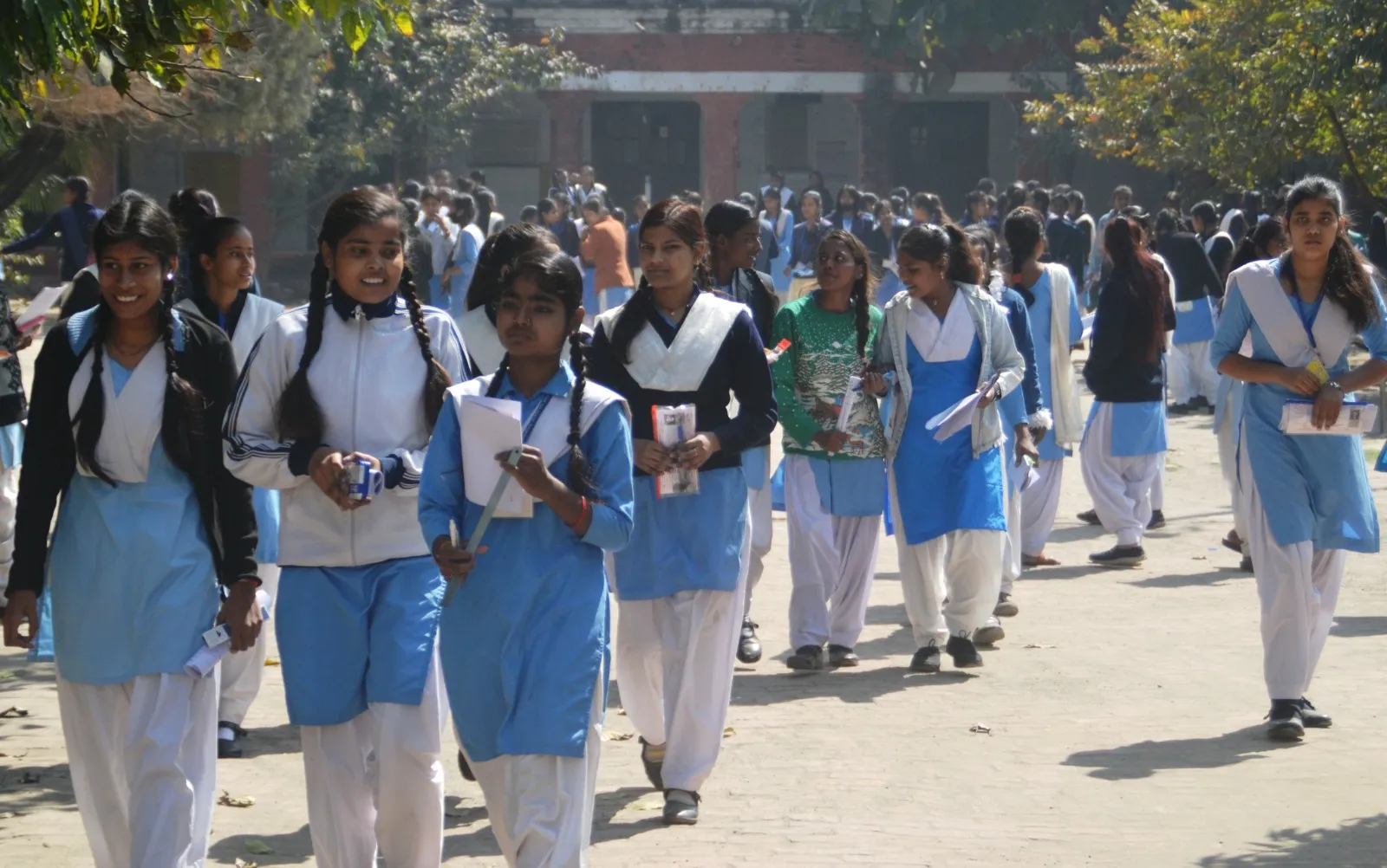 Pilibhit: बोर्ड परीक्षा में प्रबंधक का बेटा करता मिला ड्यूटी, जेडी के निरीक्षण में खुली पोल, जानें पूरा मामला