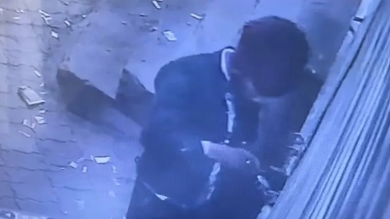 Kanpur Theft: पुलिस गश्त की खुली पोल... चोरों ने शराब की दुकान को बनाया निशाना, वारदात CCTV में कैद