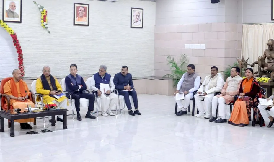 Bareilly News: मुख्यमंत्री ने कैंट विधायक से मांगा बदायूं रोड पर बस अड्डे का प्रस्ताव