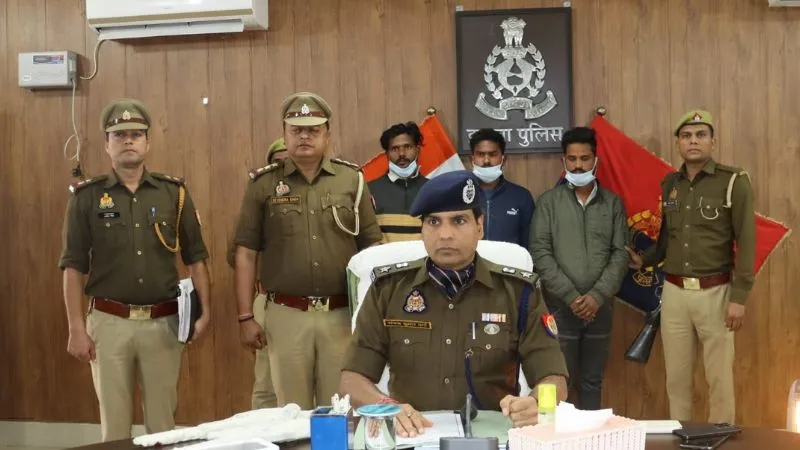 Etawah News: पुलिस ने चोरी की घटनाओं का किया खुलासा... तीन चोर गिरफ्तार, अंधेरे का फायदा उठाकर एक फरार