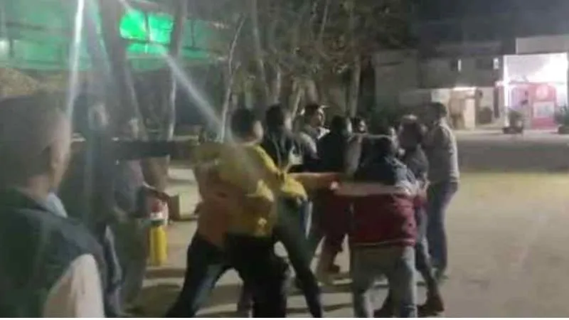 खाकी का इकबाल खत्म: अकबरपुर कोतवाली में लेखपाल के सहयोगियों ने एंटी करप्शन सिपाही से की मारपीट...थानेदारों से धक्का-मुक्की
