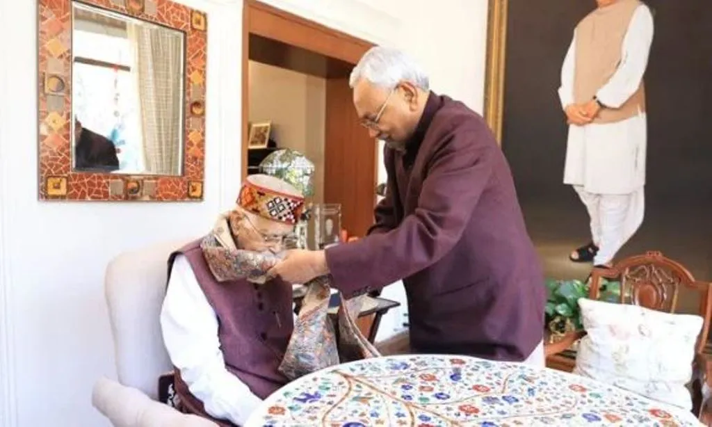 नीतीश कुमार ने आडवाणी से की मुलाकात, भारत रत्न मिलने पर दी बधाई 