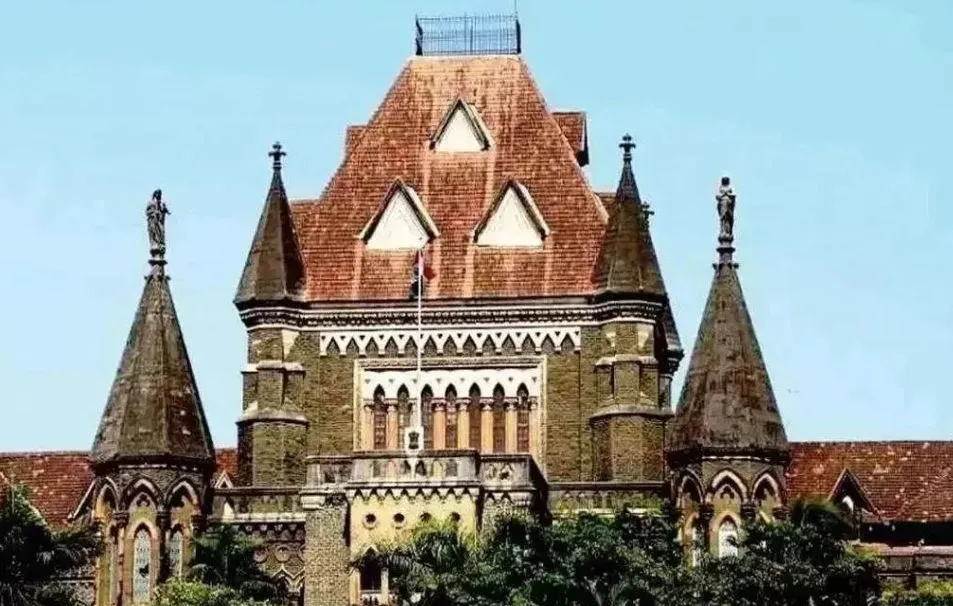 ऋण धोखाधड़ी मामले में चंदा कोचर और उनके पति की गिरफ्तारी सत्ता का दुरुपयोग: Bombay High Court