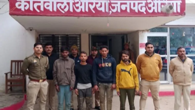 Auraiya News: पुलिस चेकिंग के दौरान पकड़ी गई गोवंशों से लदी डीसीएम; चार आरोपी हिरासत में...