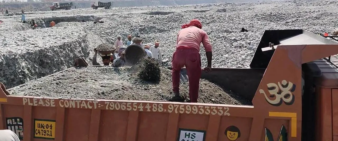 हल्द्वानी: 10 दिन बाद खुला इंद्रा नगर उपखनिज निकासी गेट, 631 वाहन पहुंचे