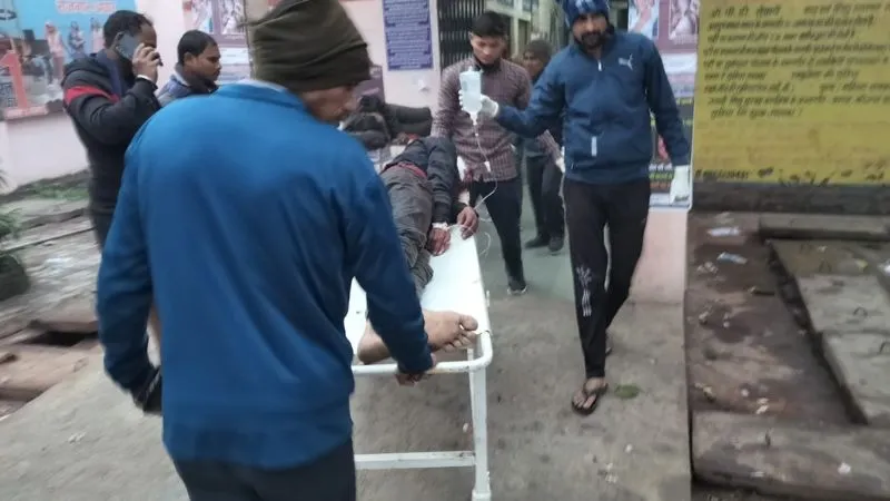 Kanpur Accident: डंपर के पीछे से जा घुसी वैन... चालक समेत छह घायल, जांच में जुटी पुलिस
