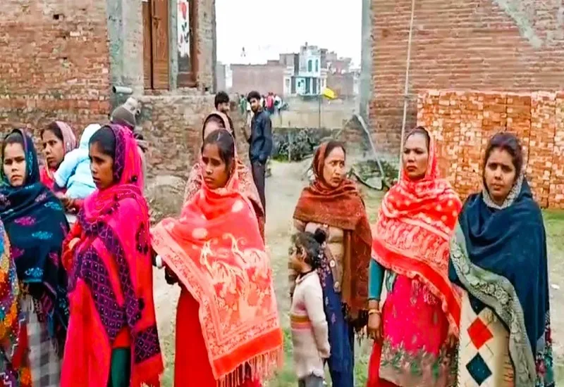 मुरादाबाद : कमला विहार में बिजली-पानी की समस्या से जूझ रहे 300 परिवार