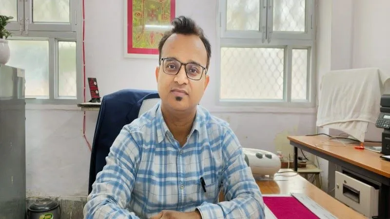 KGMU : डॉ. आदर्श त्रिपाठी ने दिया इस्तीफा, तीन सालों में इन डॉक्टरों ने छोड़ी नौकरी 