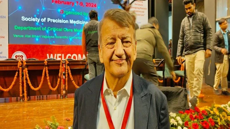 डॉ. लुईस