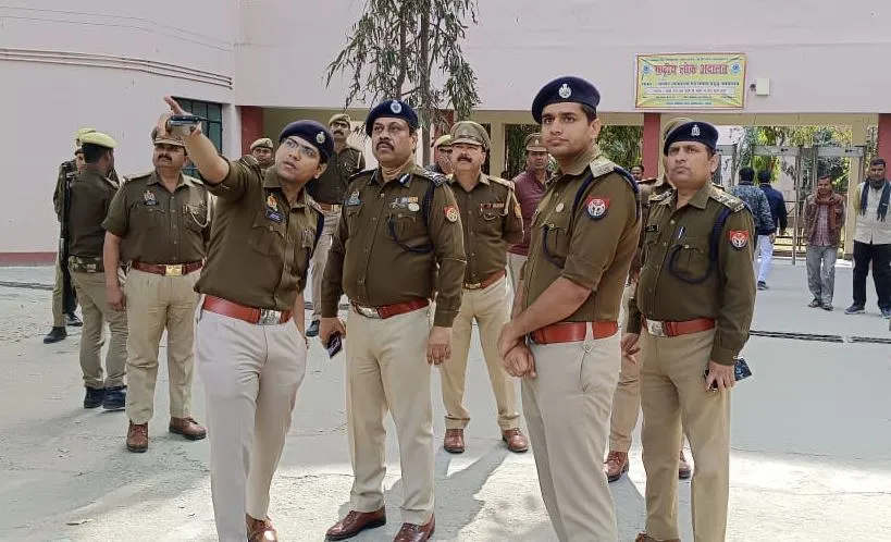 Bareilly News: आईजी ने कहा- कोर्ट परिसर में तैनात पुलिसकर्मियों को वायरलेस से किया जाएगा लैस 