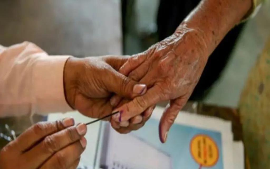 छत्तीसगढ़: लोकसभा चुनाव में अतिसंवेदनशील केंद्रों में मतदान के लिए अलग-अलग समय किया जा सकता है निर्धारित 