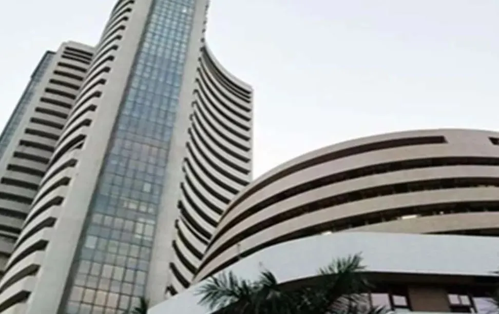 Share Market Update: घरेलू बाजारों में शुरुआती कारोबार में गिरावट, सेंसेक्स 116.42 अंक चढ़ा