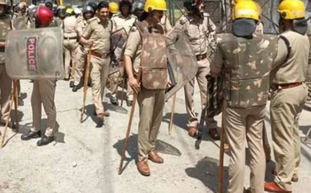हल्द्वानी: बनभूलपुरा में आज छिटपुट पथराव, कोतवाली से पुलिस की टुकड़ी को किया गया रवाना 